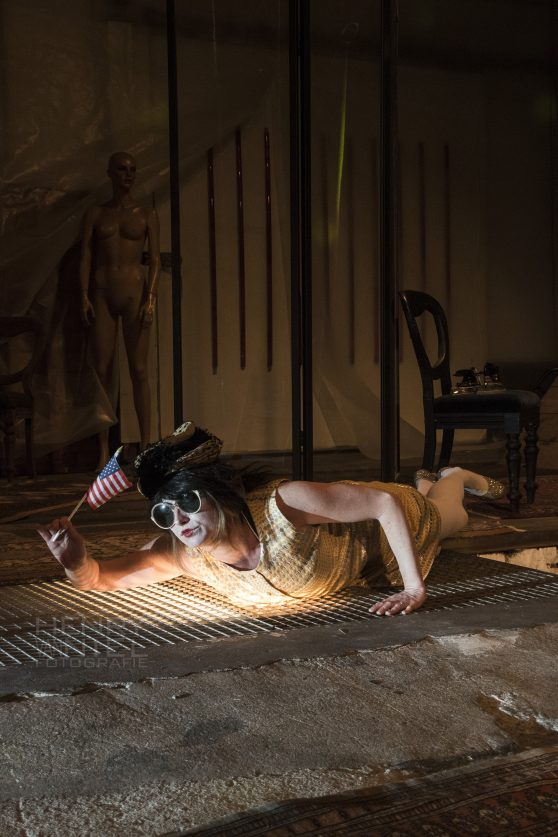 Zie de Appel buiten / Motel Detroit, Toneelgroep de Appel